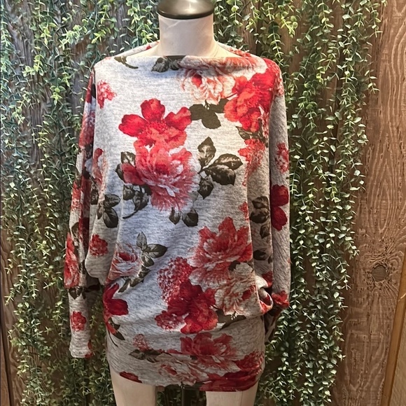 Orchid & Vine Tops - Floral Tunic Top NWOT